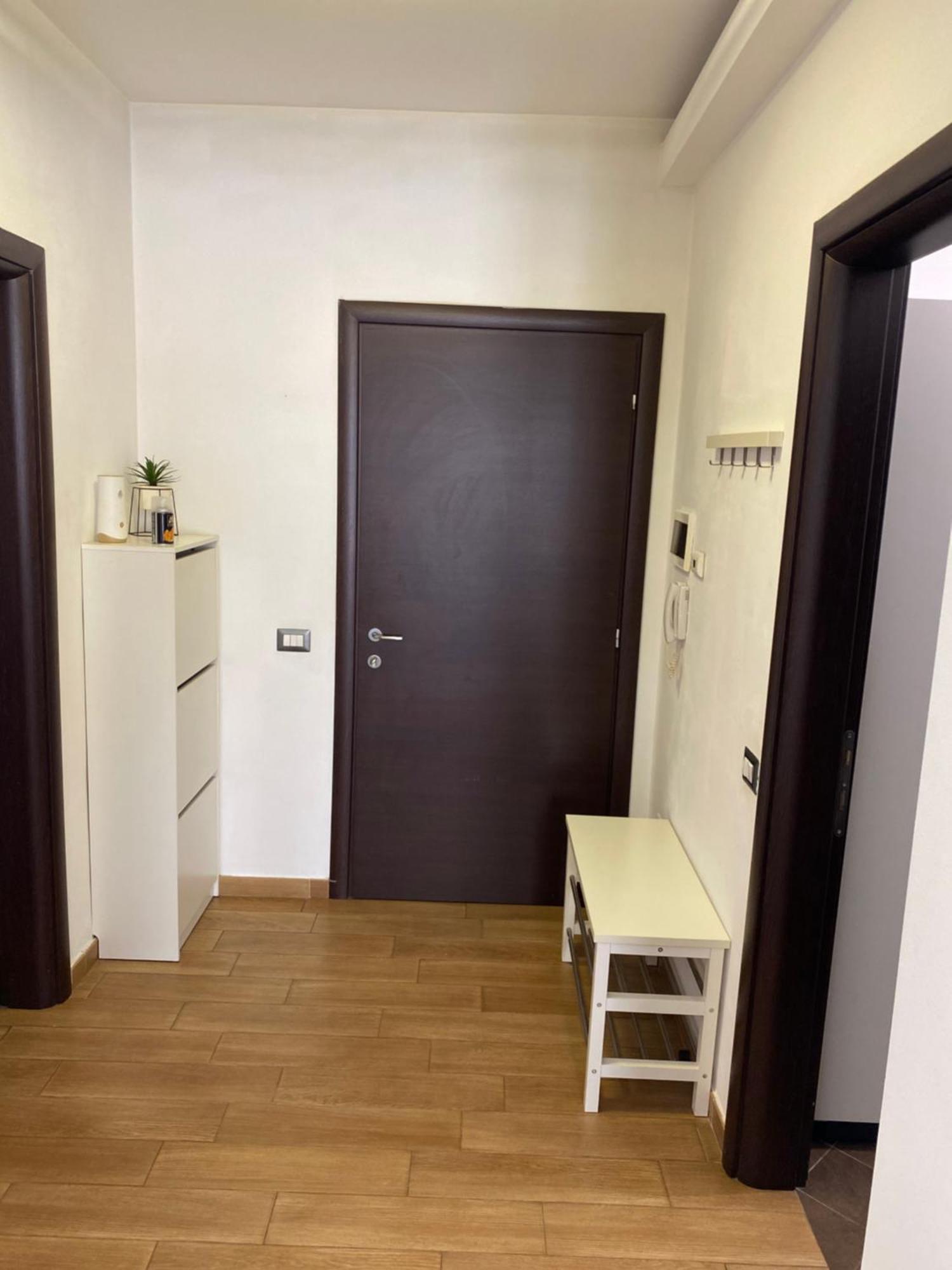 Royal Suite Unirii-2 Bdr Apartment Bucharest Exterior photo